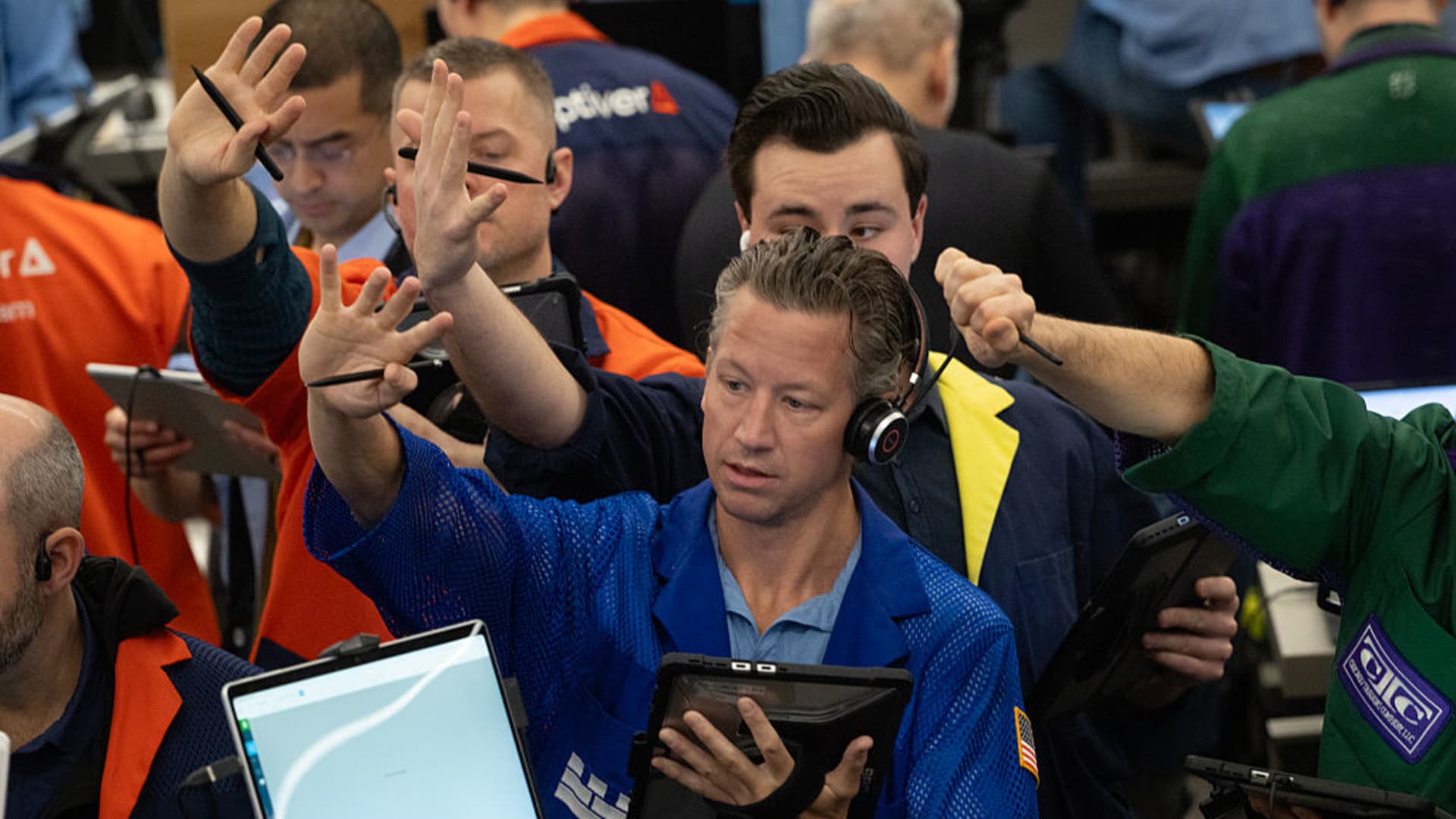 Stock futures are flat after major averages rebound, traders' U.S.-Iran fears ease: Live updates