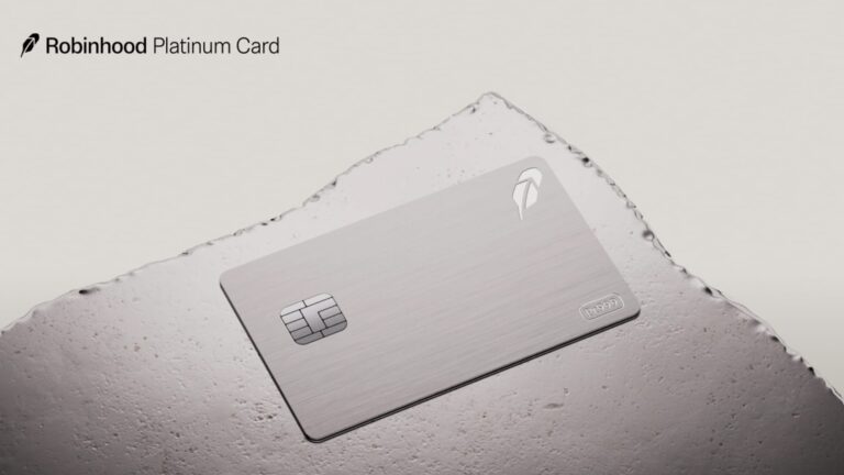Robinhood Platinum Card launches with $3,000+ in value. How does it compare to the Amex Platinum?