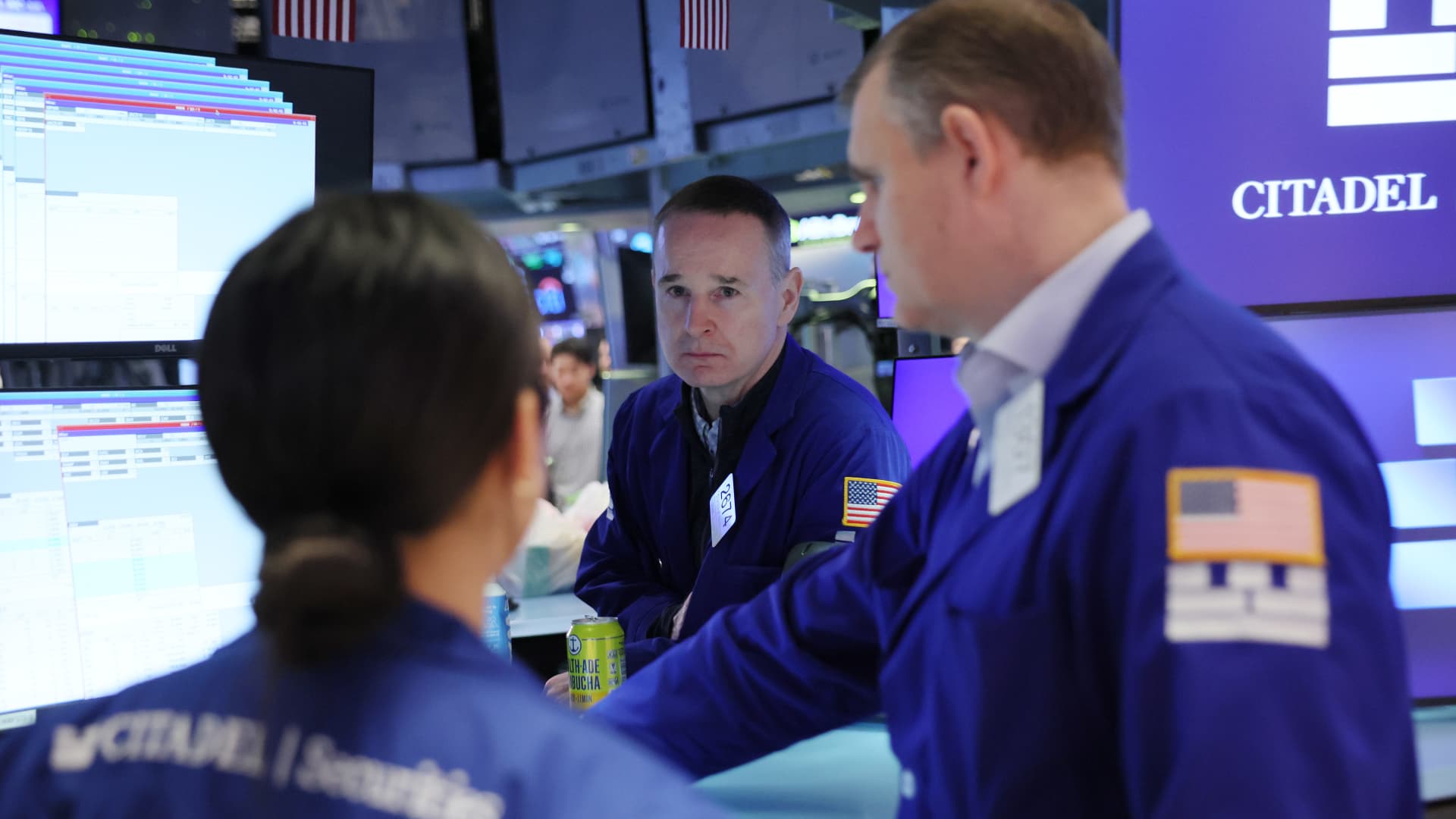Stock futures are flat as U.S. oil hovers at $100 with S&P 500 on 3-week losing streak: Live updates