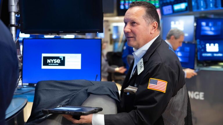 A tech patent licensor could be setting up to make another push higher, charts show