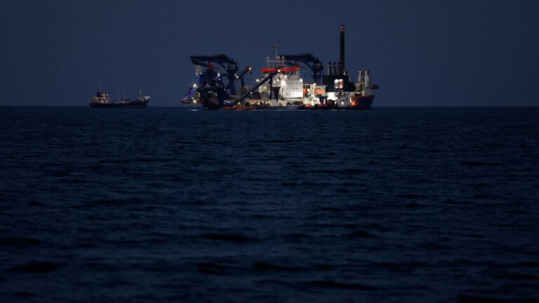 Jim Cramer lays out a 'simple way' for investors to navigate the Iran war volatility