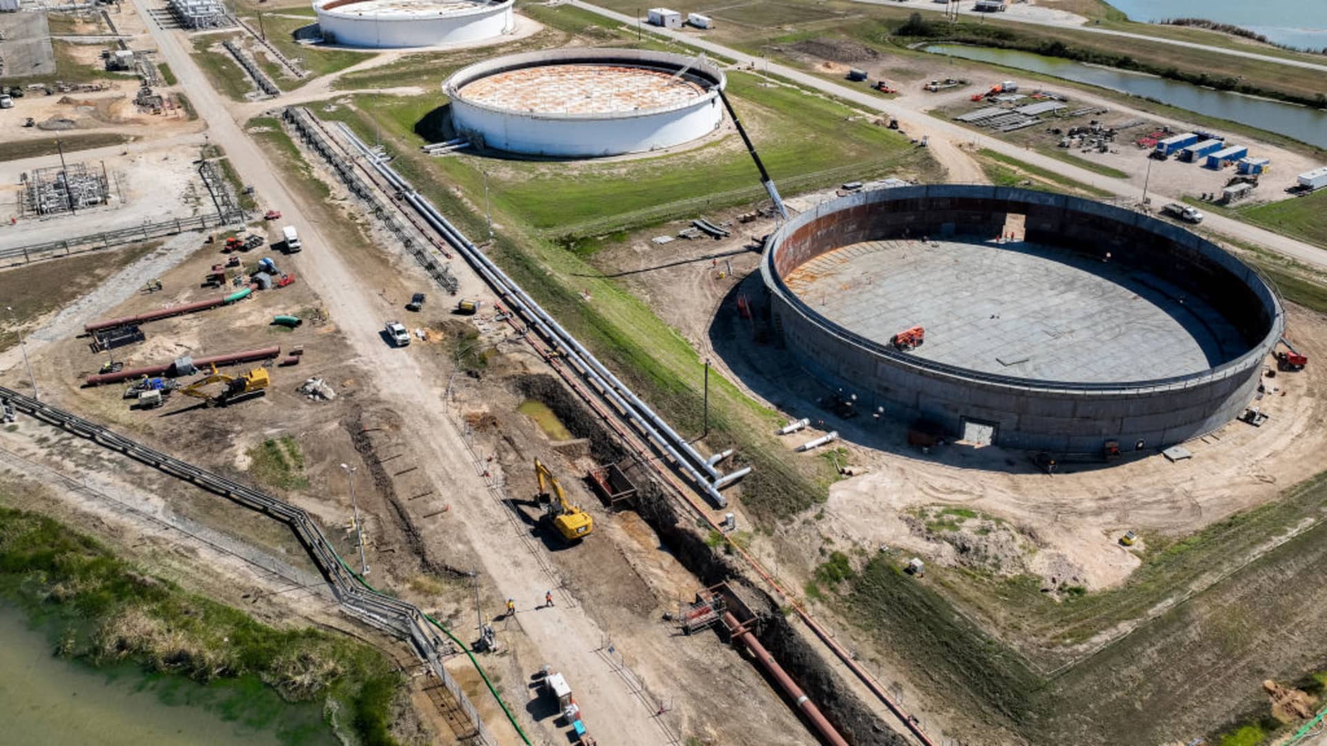 IEA agrees to release 400 million barrels of oil to address Iran war supply disruption