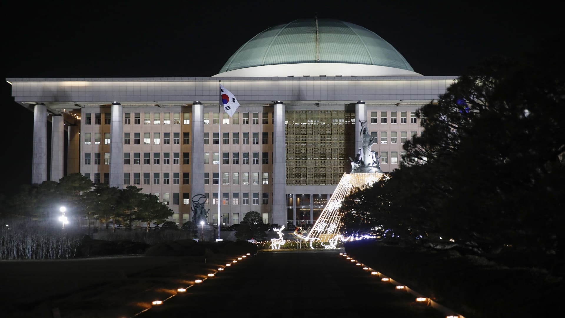 South Korea passes special bill to implement its $350 billion U.S. investment pledge