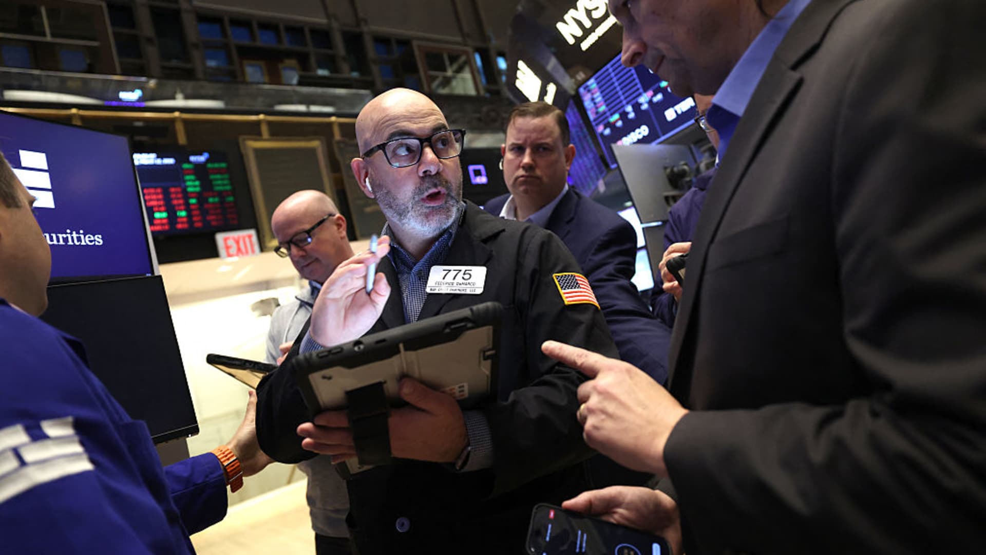 Chart analysts caution not to chase this comeback rally
