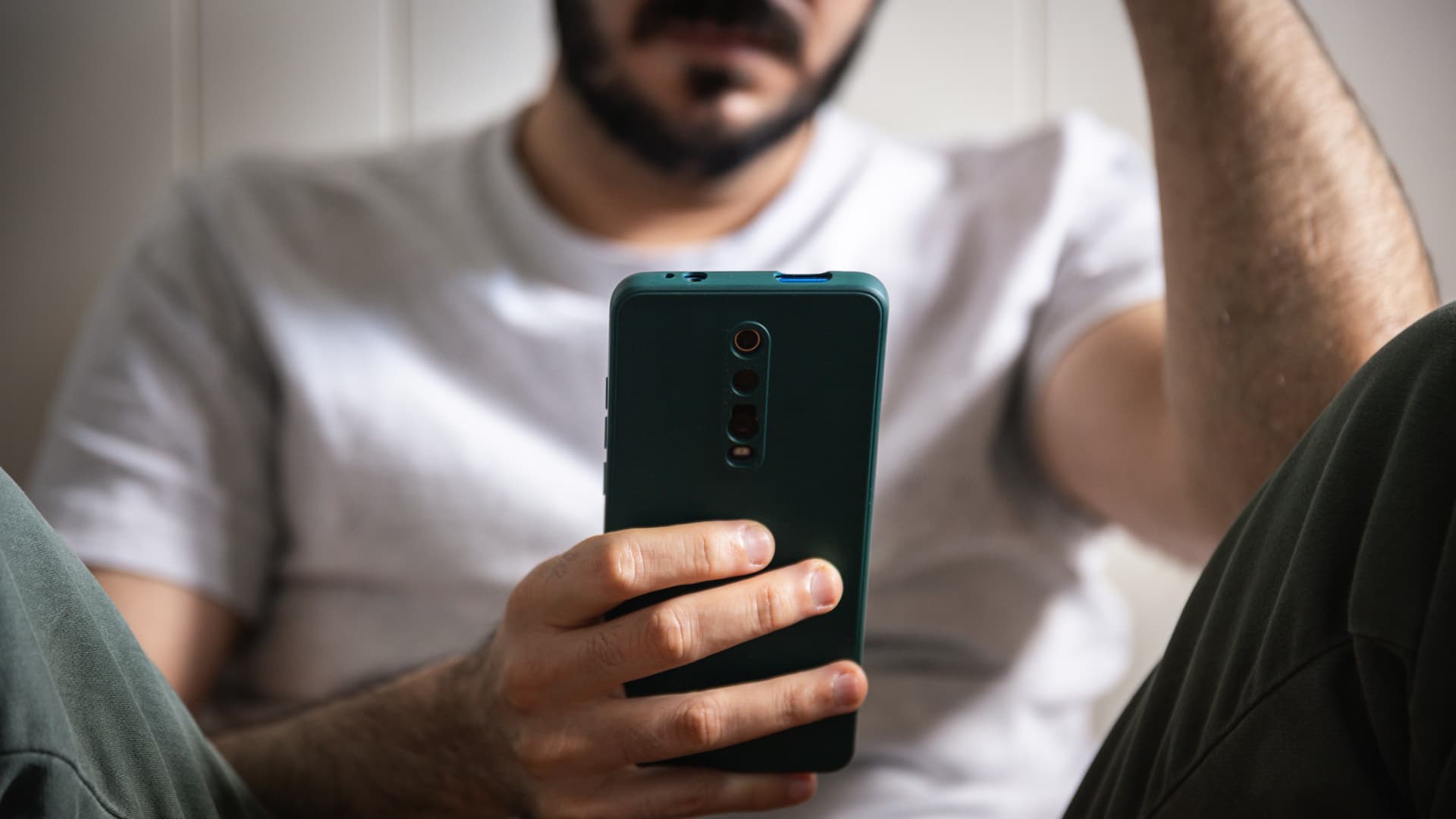 IRS paper check changes trigger tax refund delays for more than 830,000 filers