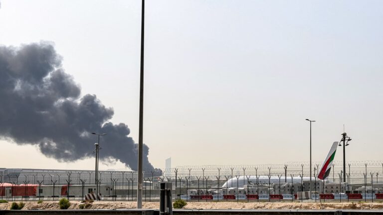 UAE temporarily closes airspace as Middle East war forces wider flight disruptions