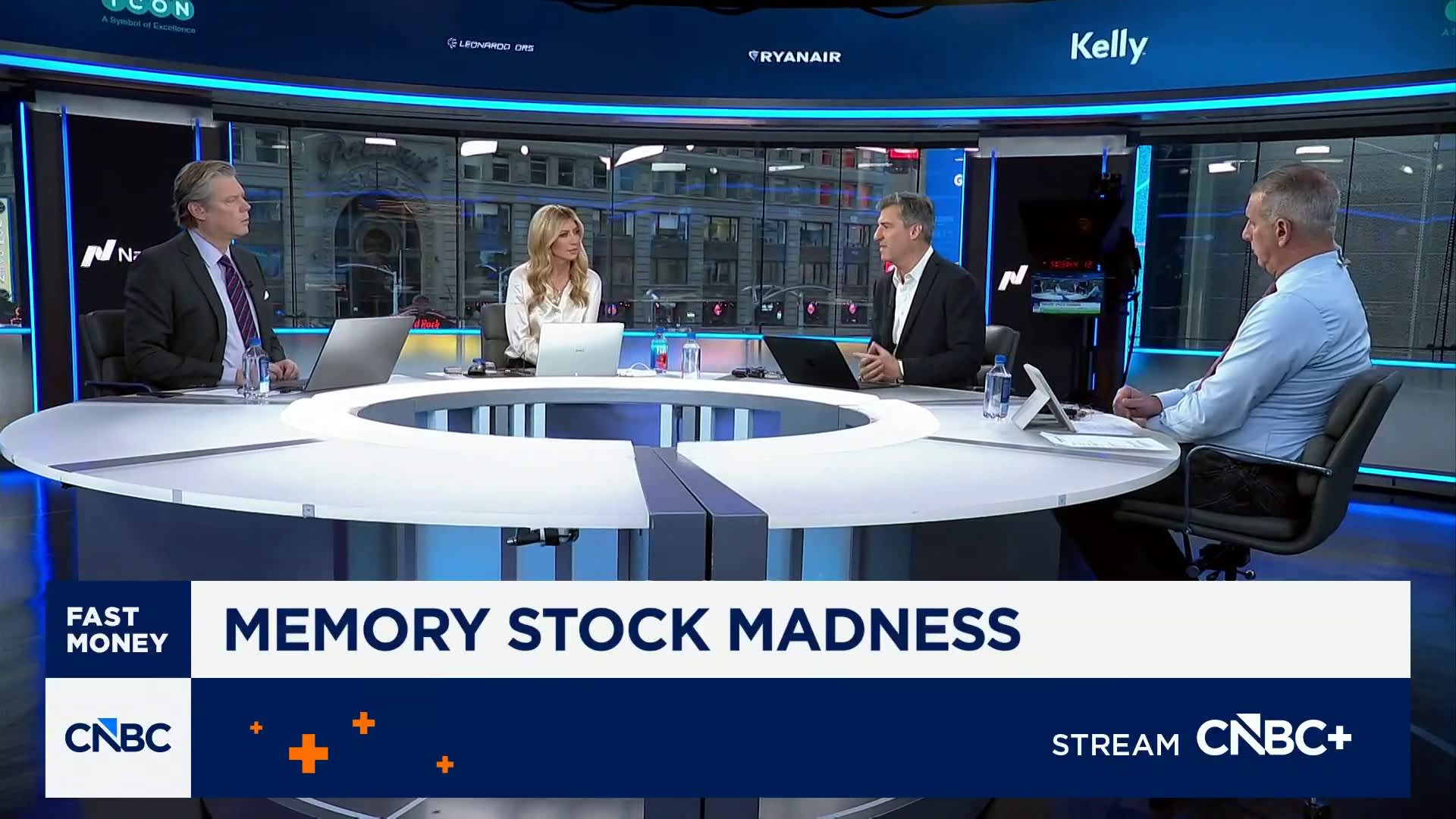 'Fast Money' traders break down the memory stock madness