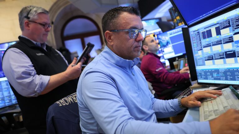 What investor Stephanie Link is buying as stocks rip higher to start the week