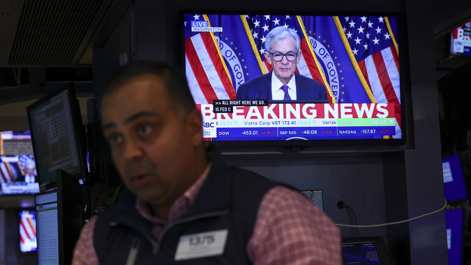 Inflation dominates Powell's remarks, pressures stocks. Plus, big earnings tonight
