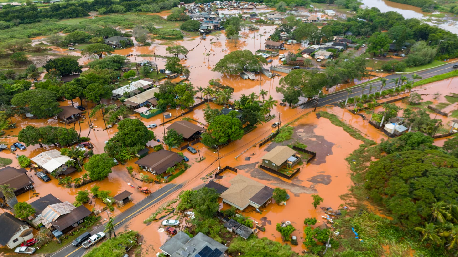 Hawaii suffers its worst flooding in 20 years and forecasters warn more rain is coming