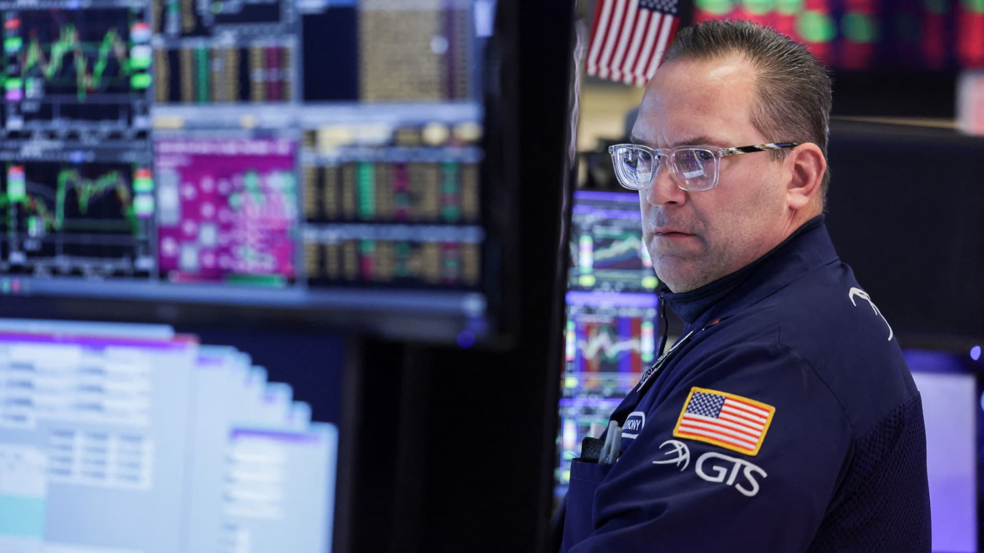 Memory chip stocks were the big winners of 2026 — until lately. What to do with the shares now