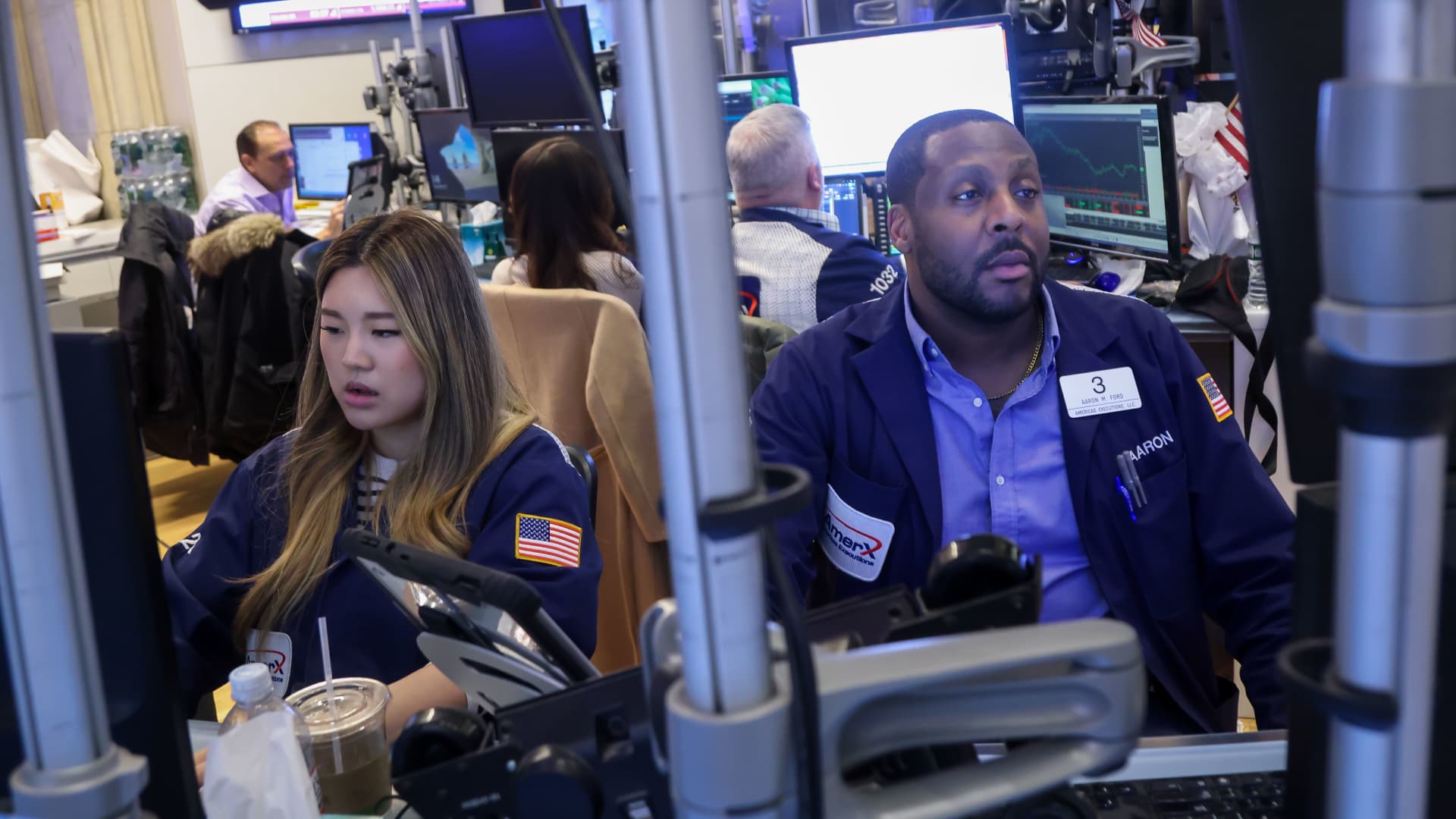 Treasury yields fall as traders rethink Fed rate hikes after Powell comments