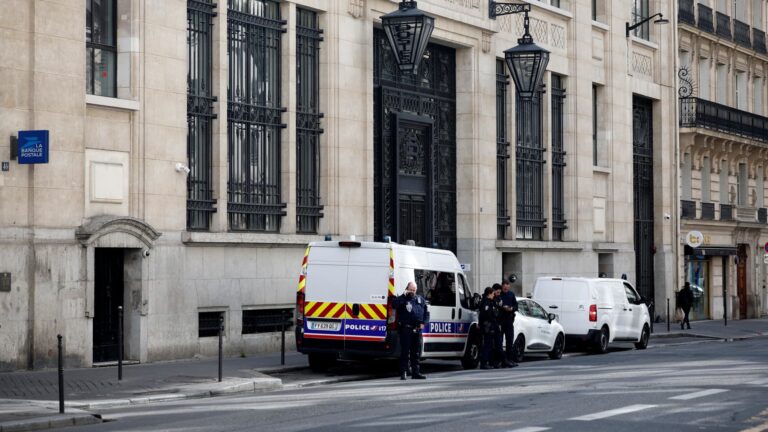 French police arrest man over attempted attack outside Bank of America in Paris, Le Parisien reports