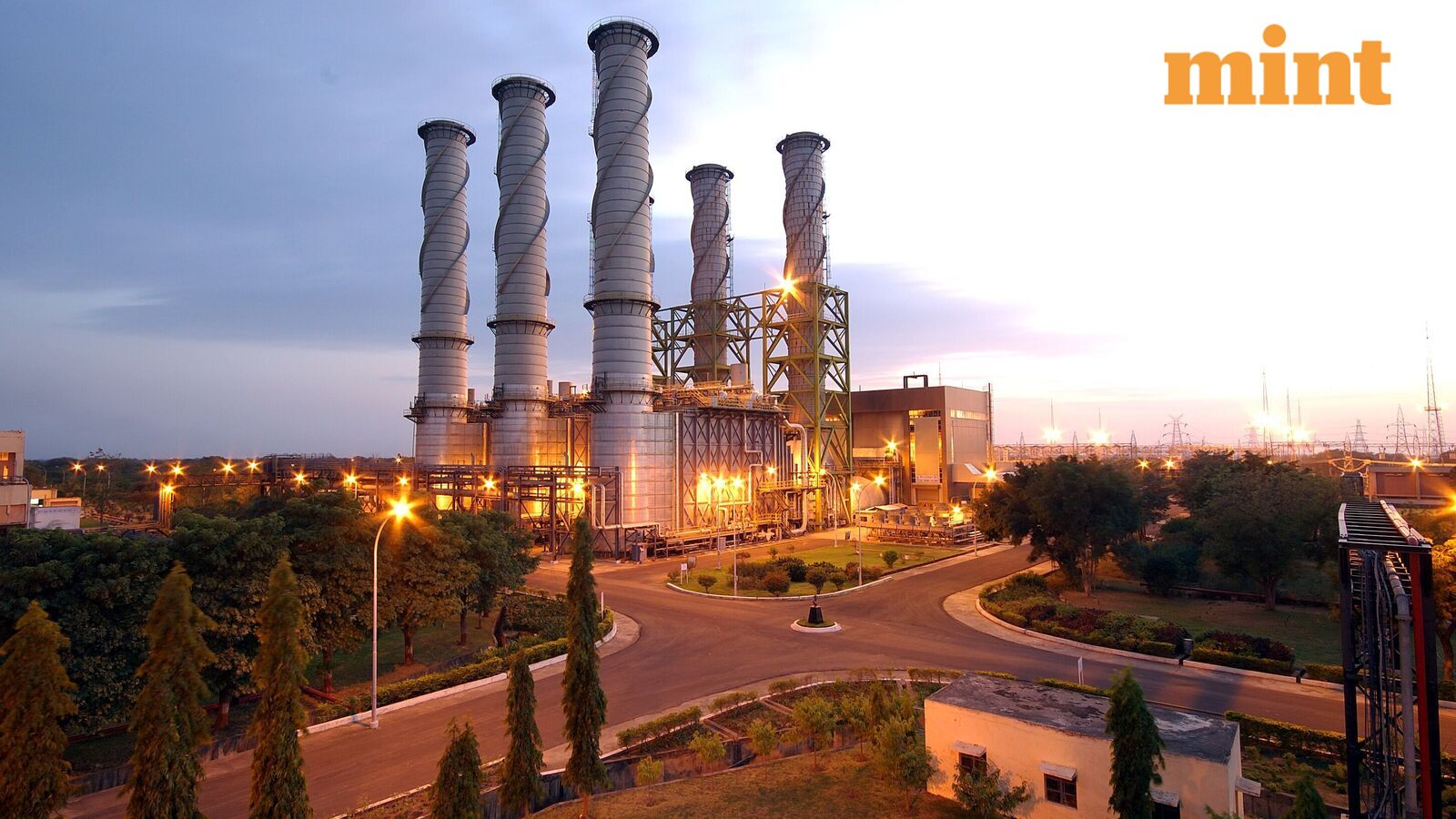 Gujarat Gas share price crashes 7% despite gains in Indian stock market. What's behind the selloff?