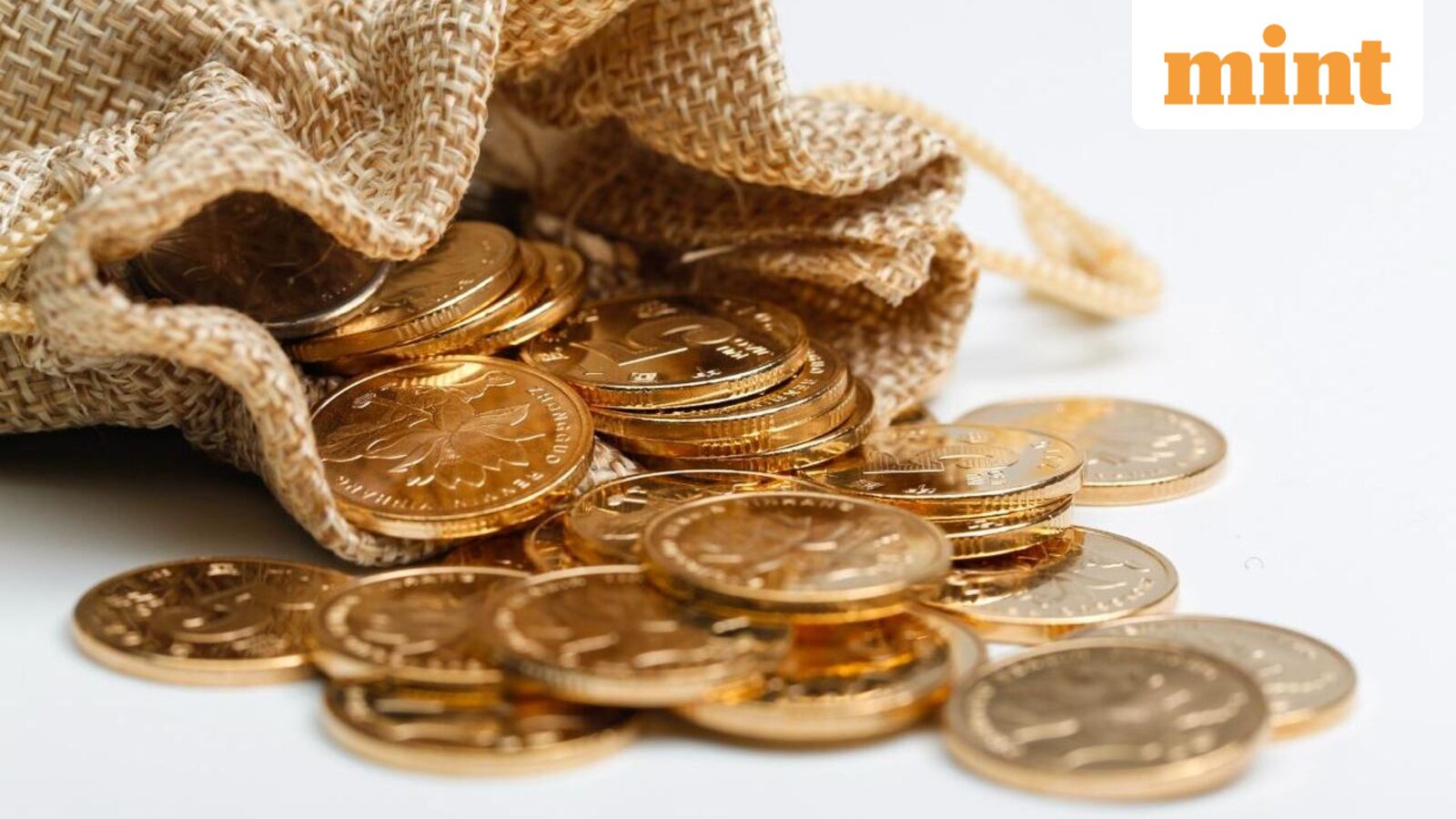 Gold rate today in India above  ₹1.60 lakh amid no signs of de-escalation in US-Iran war; oil price, USD rate in focus | Stock Market News
