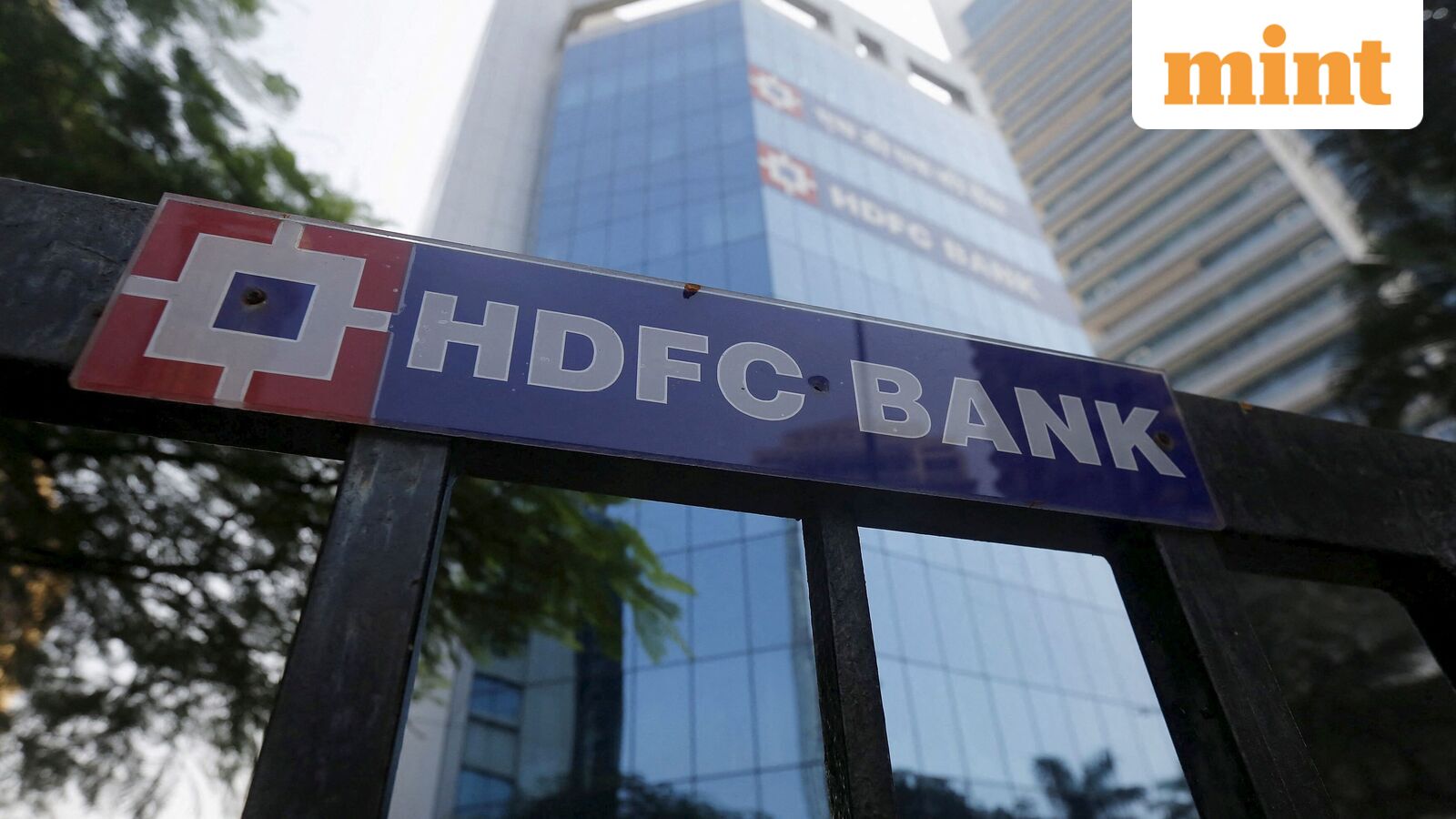 Bearish bets on HDFC Bank at record highs, volatility may persist