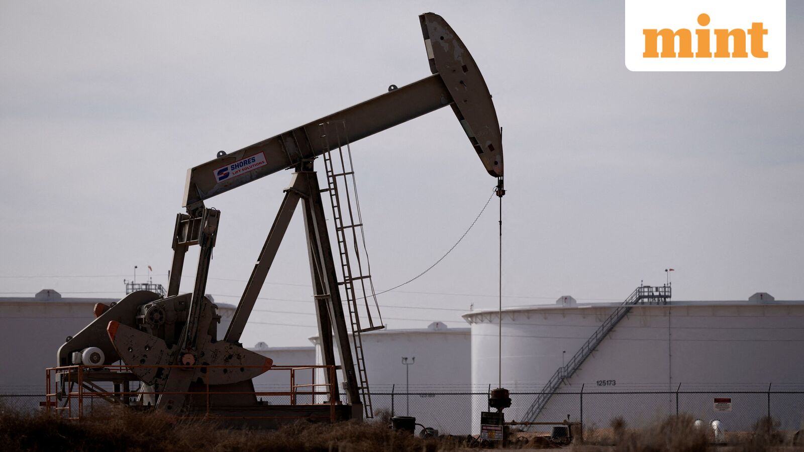 Crude oil rallies on intensifying US‑Iran conflict, set for largest weekly gain since 2022