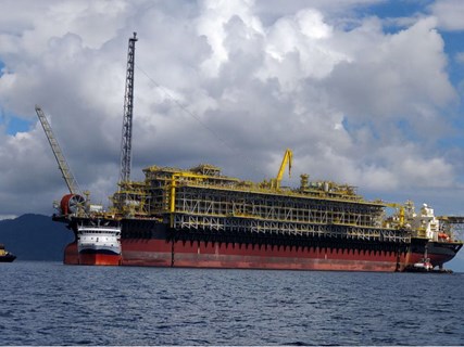 Petrobras to pay $450 million for full ownership of key Campos basin oil fields