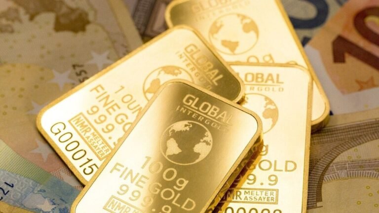 Gold rate slips on MCX due to profit booking; geopolitical tensions, dollar's weakness limit losses