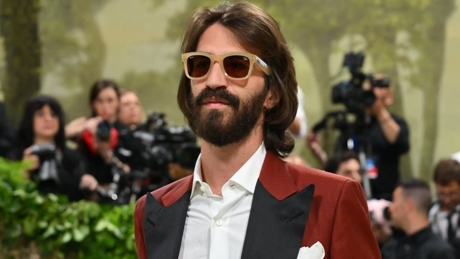 EssilorLuxottica heir seeks multibillion deal to buy out siblings