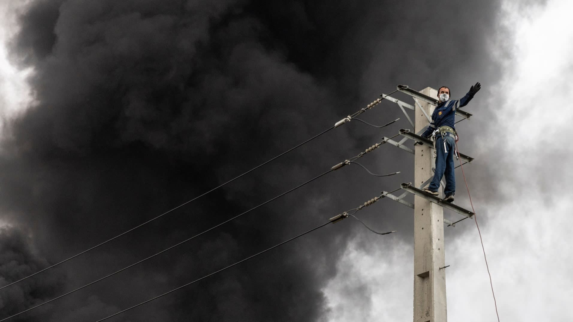 The handymen and drivers keeping Tehran running
