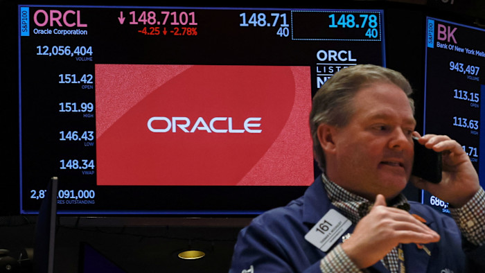 Oracle shares rally on surprise long-term revenue forecast