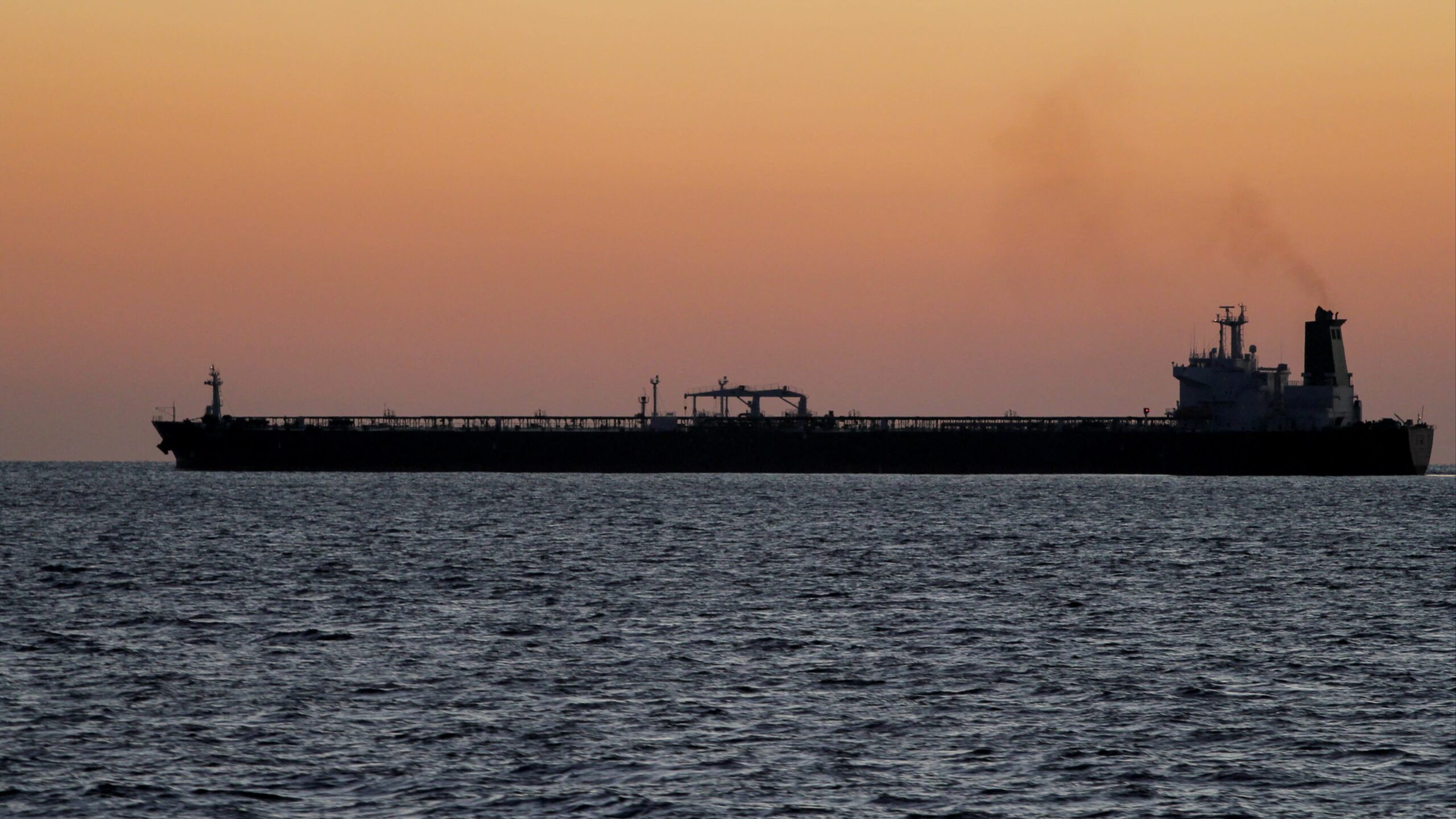 Industry casts doubt on Trump plan to insure Gulf oil tankers as Iran war halts transit