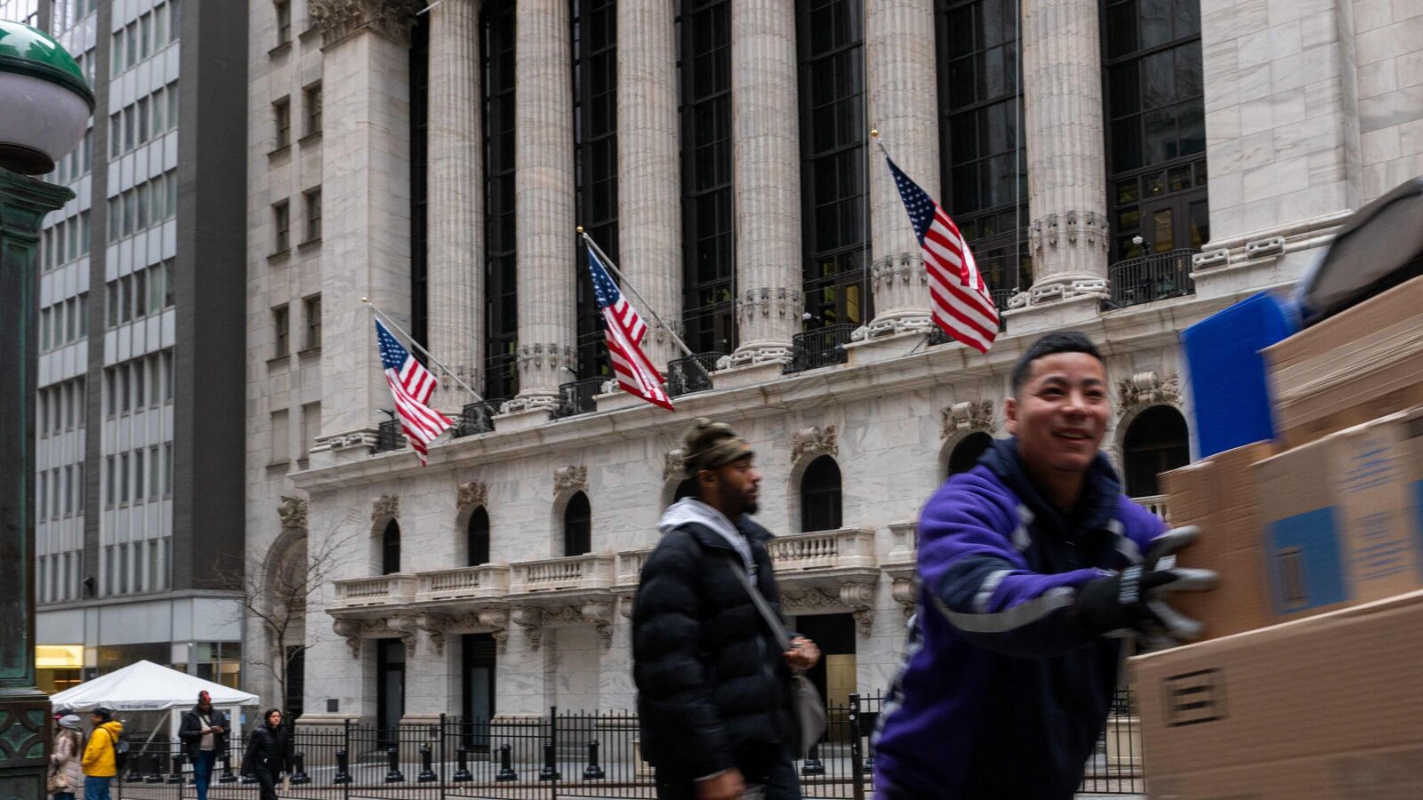 Wall Street: Dow Jones, S&amp;P 500, Nasdaq fall as bond yields rise amid roiling energy markets