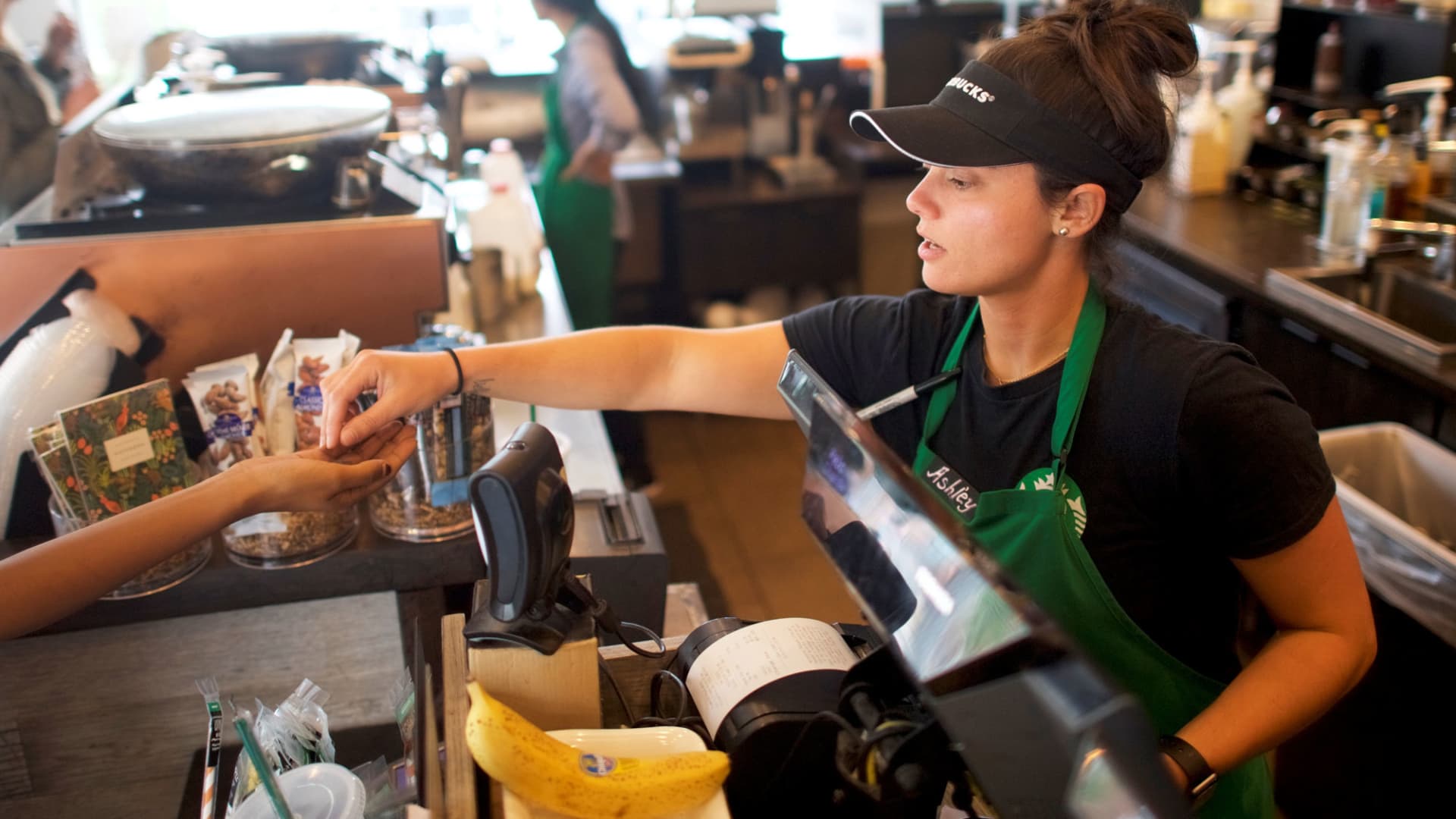 Starbucks to award bonuses to baristas, expand tipping to promote turnaround efforts
