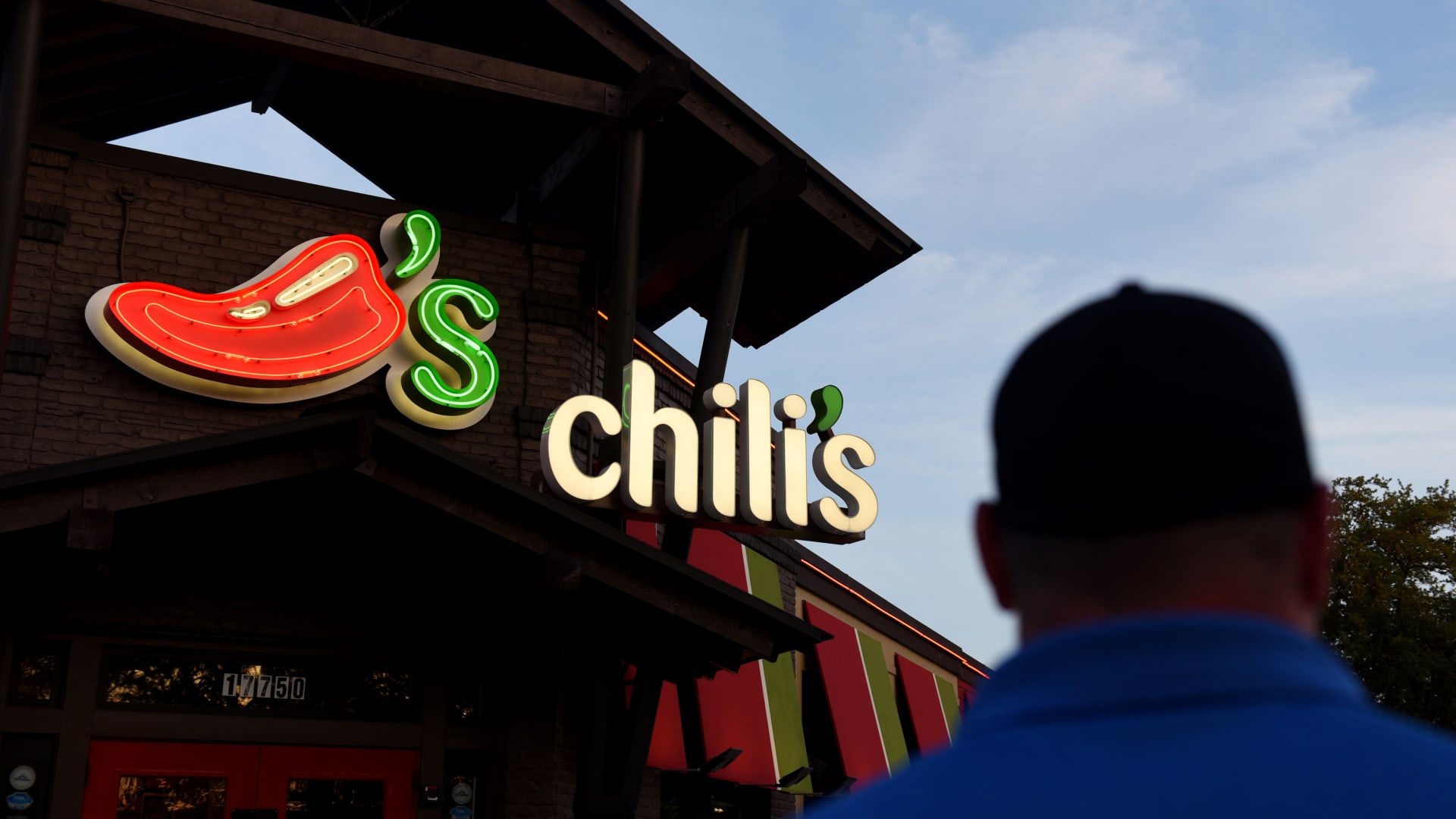 Chili's owner could see shares rise on strong sales, Key Banc says