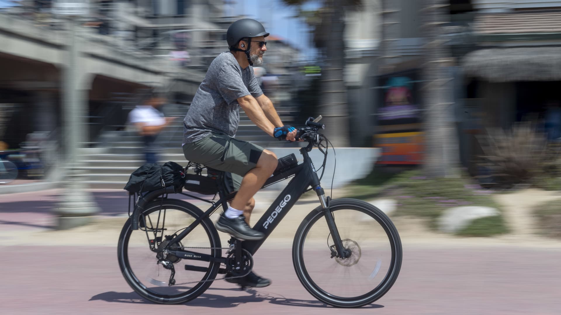 Driving less and cyling more? Here's how to insure your bicycle, e-bike or moped