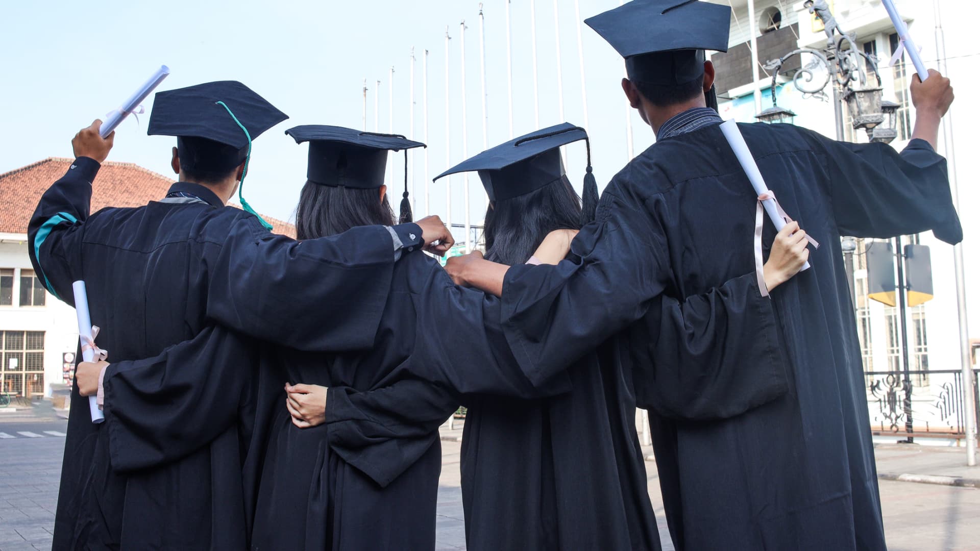 AI fears drive some young adults to grad school — 'people shelter in higher education,' expert says