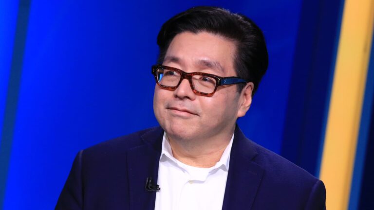 Fundstrat's Tom Lee says the market has bottomed, stocks are headed to all-time highs