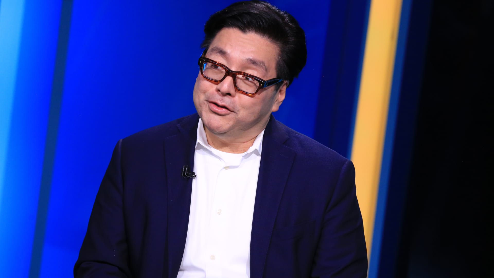 Tom Lee says it's 'very probable' stocks will sail past 7,700 this year