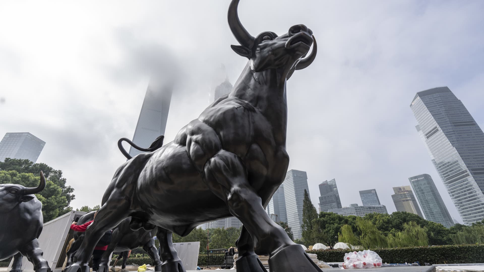 Global stocks have recouped Iran war losses to hit fresh records — but the shadow of Mideast conflict still looms 