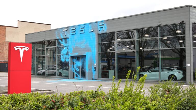 U.S. ends probe into Tesla remote driving feature after software updates