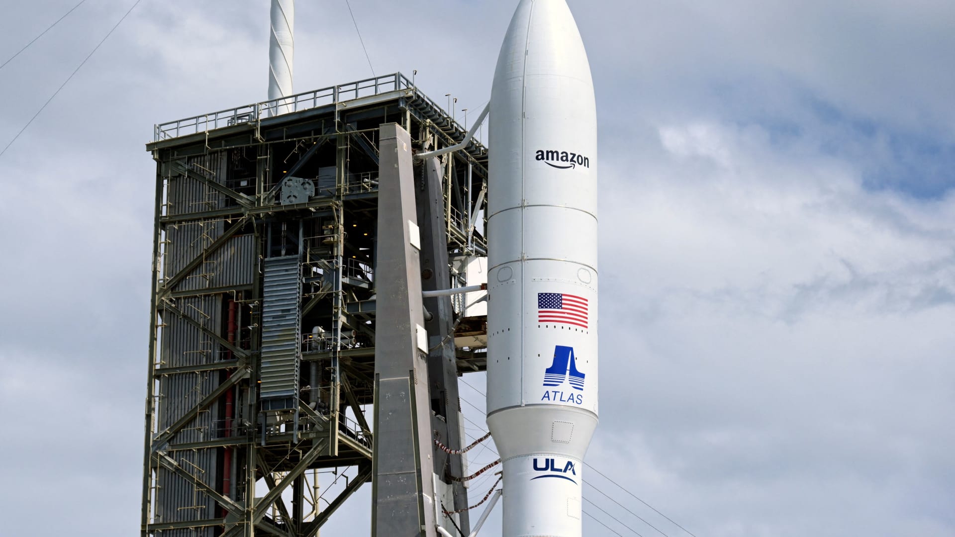 Amazon to buy Globalstar to bolster Leo satellite business
