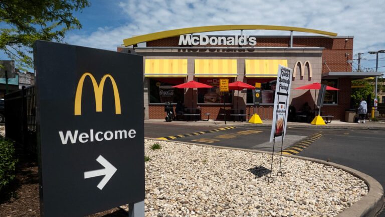 McDonald's to add refreshers, crafted sodas to U.S. menus
