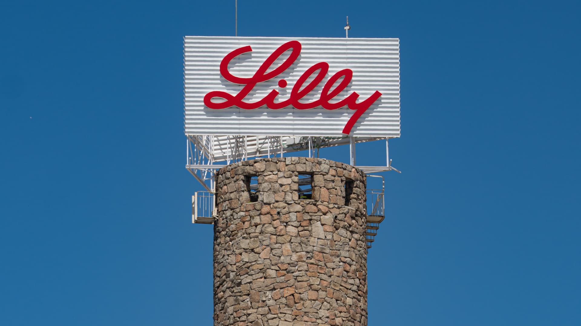 Eli Lilly secures long-awaited FDA approval for its obesity pill. Here's what to know