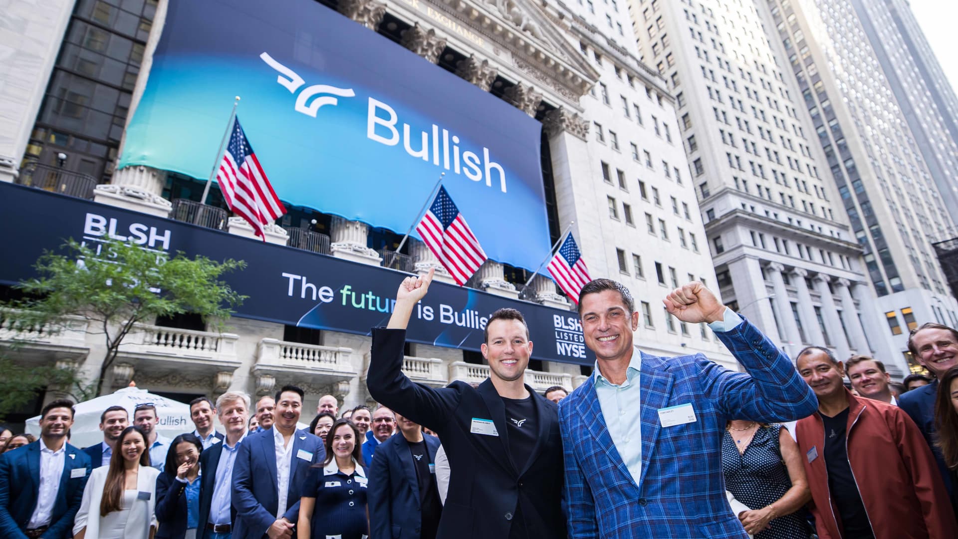 The charts on this crypto exchange stock are improving, forming a 'cup-and-handle' pattern