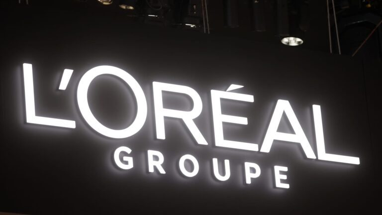 L'Oreal stock pops 8% after 'impressive' earnings