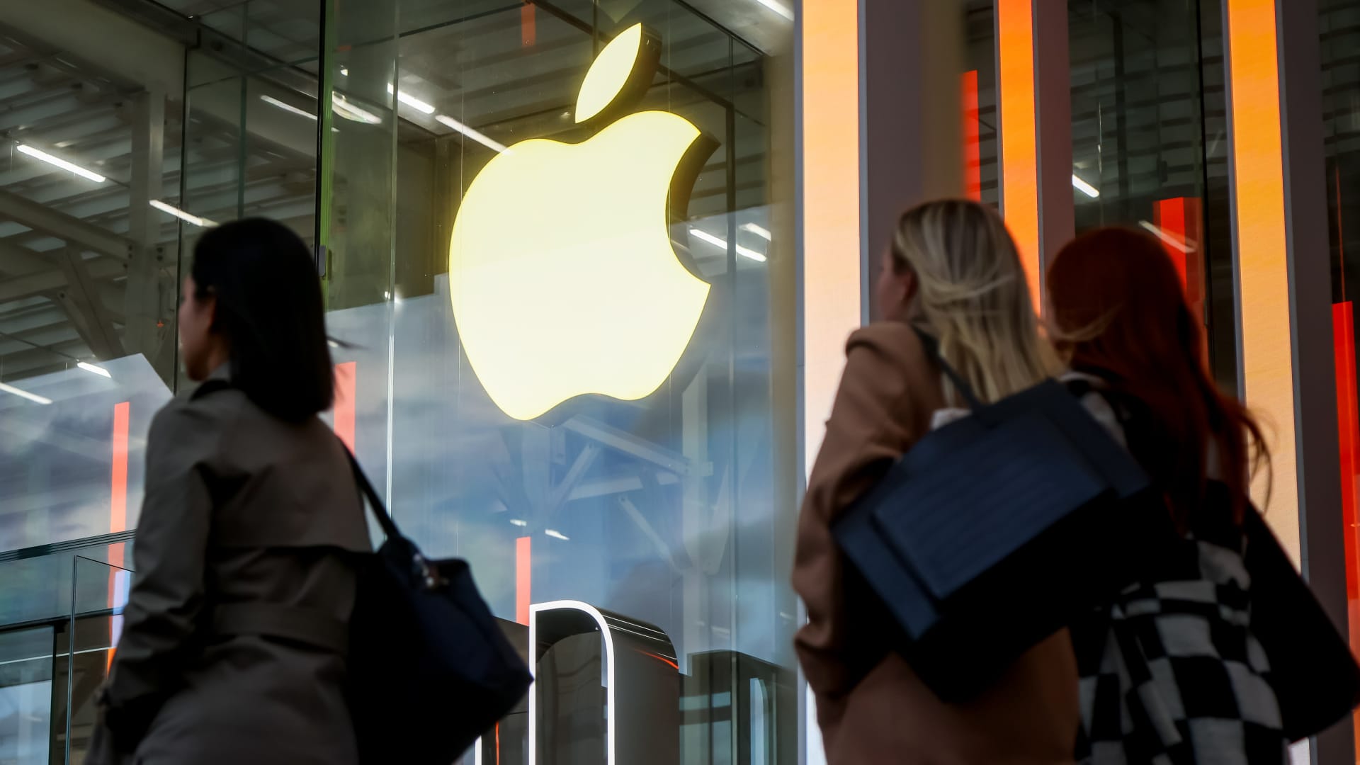 Stocks making the biggest moves midday: Apple, Arm Holdings, Broadcom, UnitedHealth & more