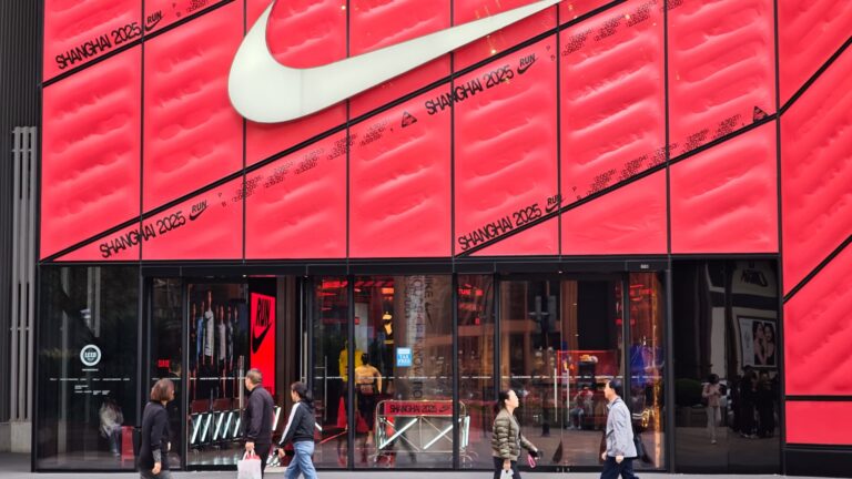 Tim Cook buys another $1 million worth of Nike shares — a much-needed vote of confidence