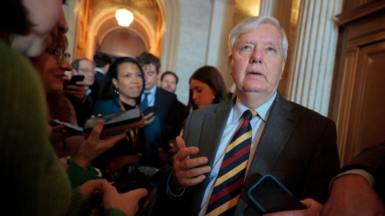 Congressional Republicans rally around Trump's White House ballroom project