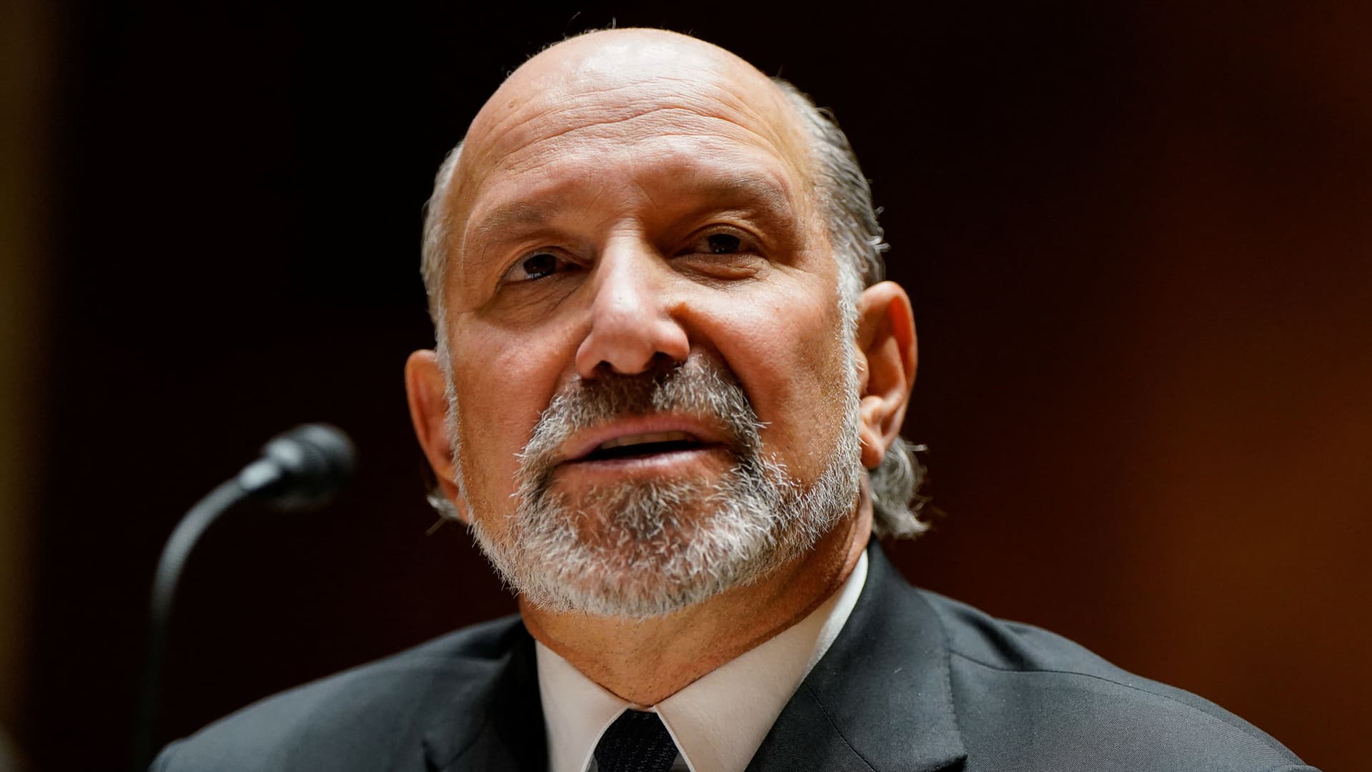 Epstein files: Commerce Secretary Howard Lutnick set for May 6 interview by House Oversight