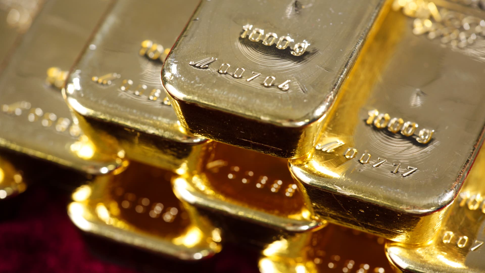 Gold is winning against the dollar as nations manage global strife. Deutsche Bank sees bullion prices surging