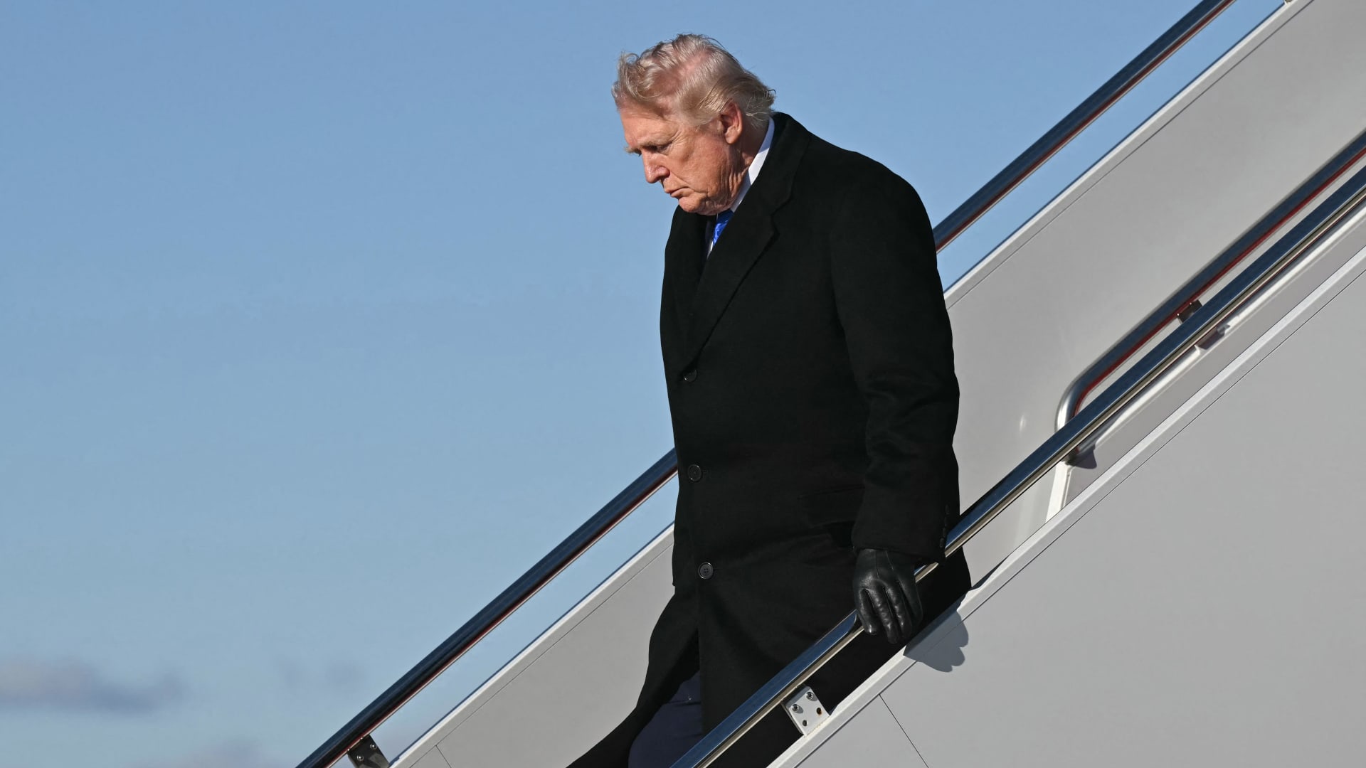 U.S. and Iran haven't backed ceasefire idea as Trump's Hormuz Strait deadline nears