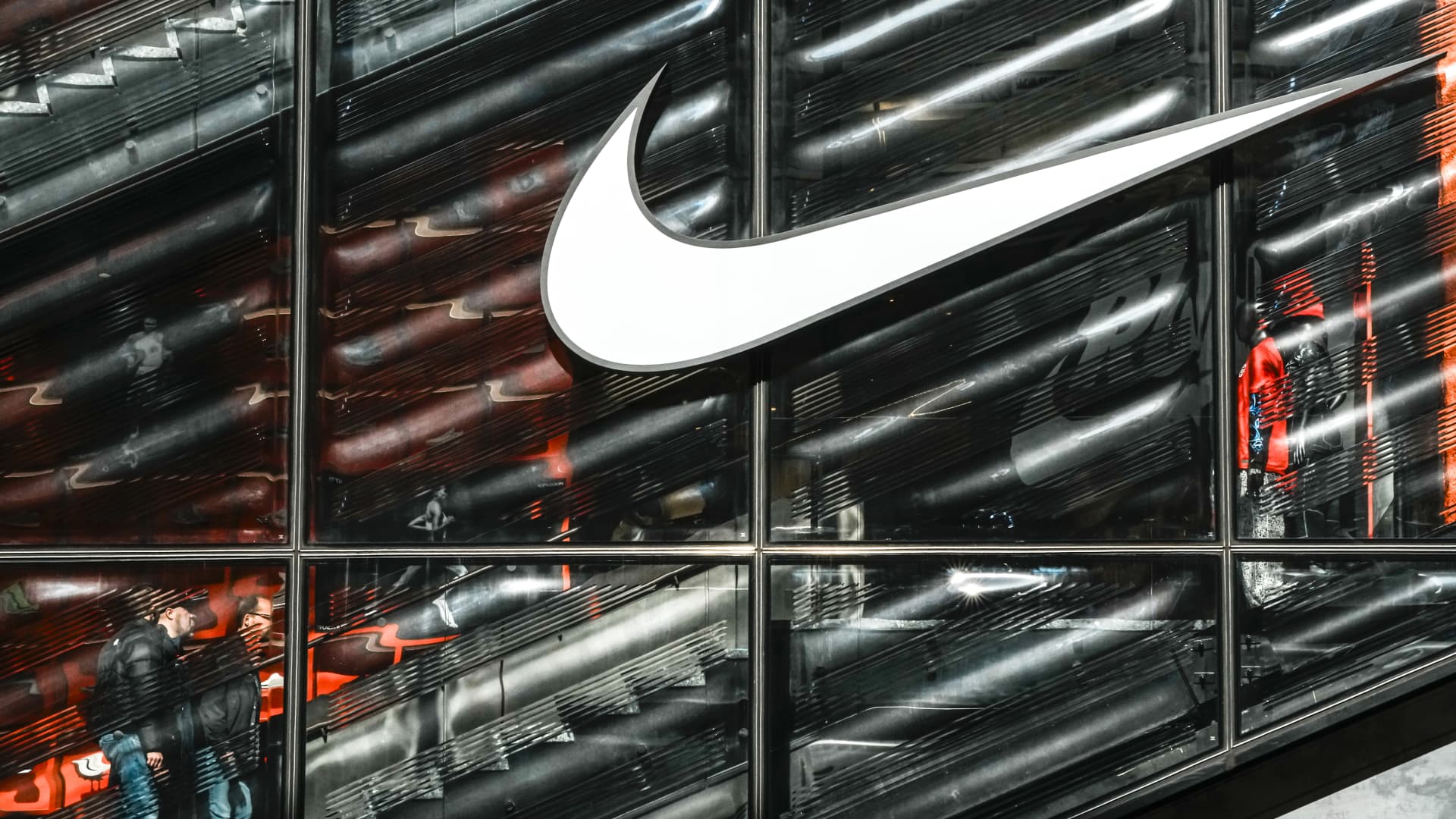 Nike gets downgrades from a few Wall Street shops due to dim sales outlook