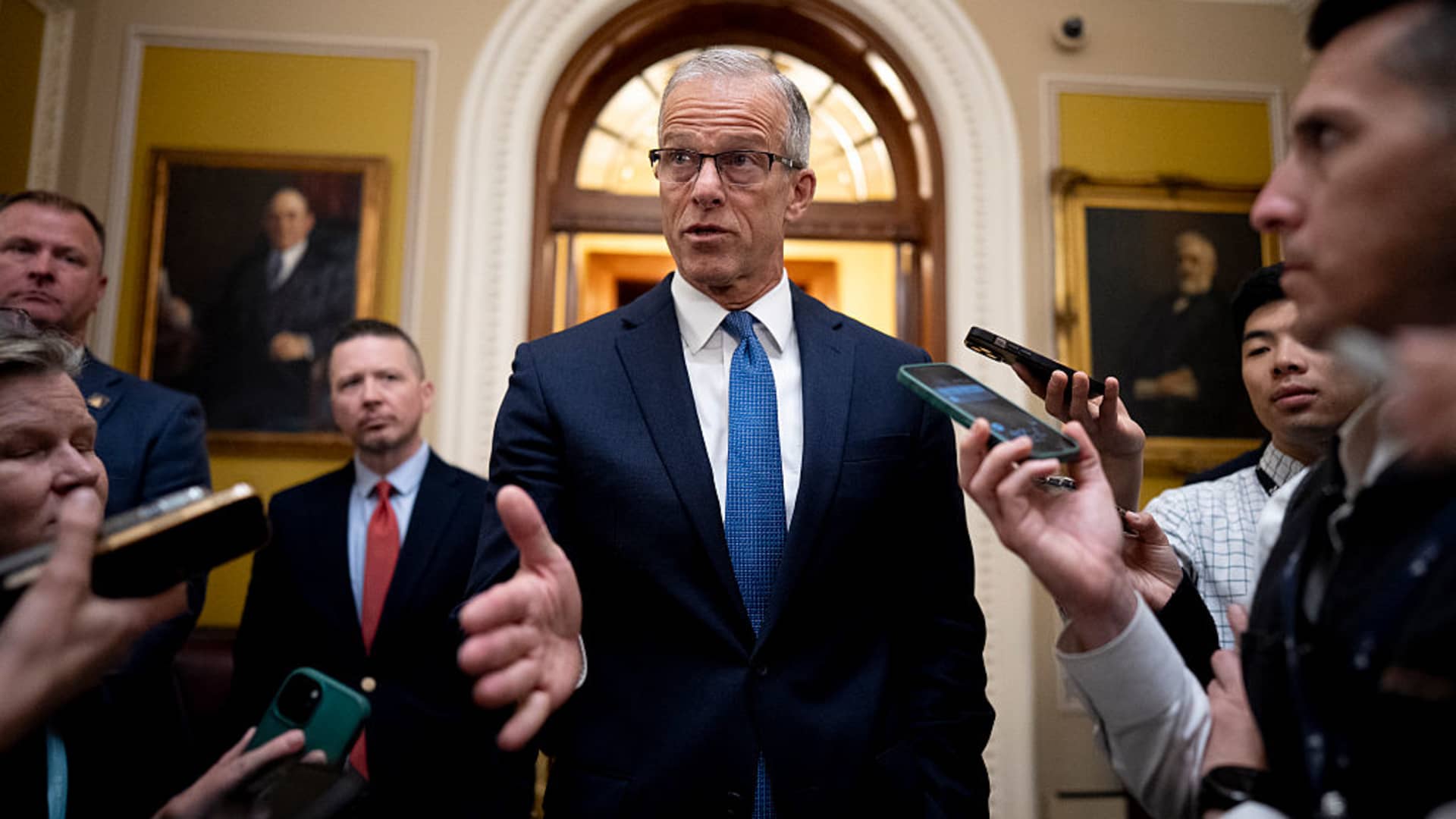 DHS shutdown: Senate advances deal to fund agency with TSA, waits on House