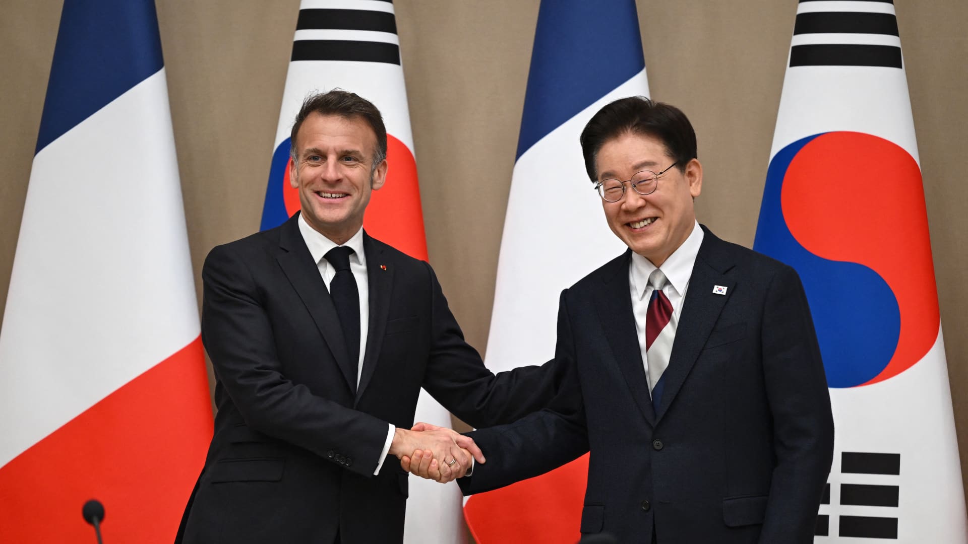 South Korea, France agree to deepen defense cooperation amid Middle East conflict